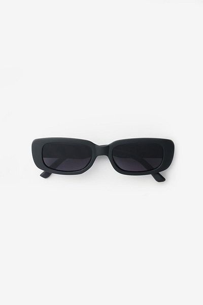 Le Mabelle Black Oval Model Girl's Sunglasses