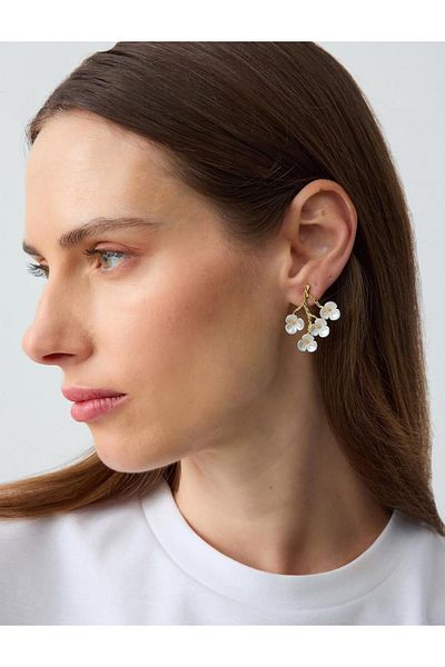 Jimmy Key White Quadruple Flower Figured Earrings