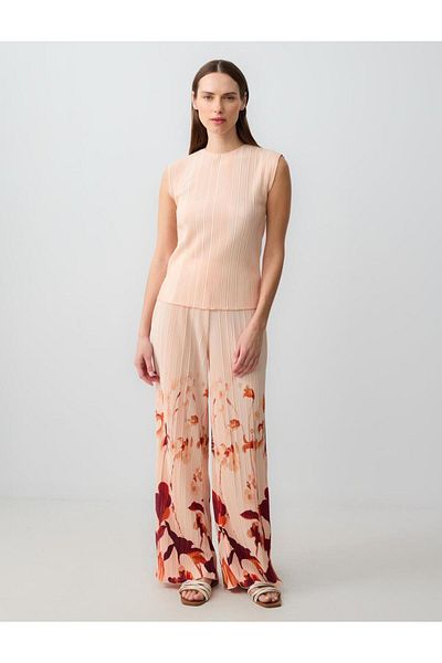 Jimmy Key Salmon Pink Relaxed Cut Round Neck Sleeveless Striped Knitted Blouse