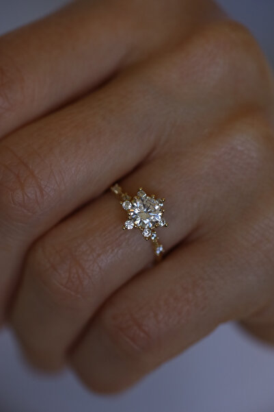 Yenigün Kuyumculuk 14 Ayar Altın Sarı Lotus Tektaş Yüzük