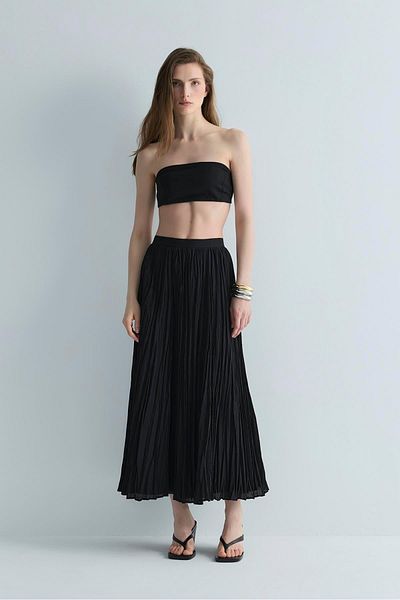 Suud Collection Black Rose Pleated Skirt