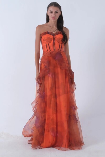 WeekJack Kadın Straplez Yaka Yırtmaçlı Eteği Fırfırlı Abiye