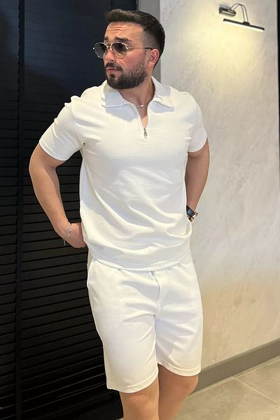 MİSHAR İTALİA Λευκό μπλουζάκι με μισό φερμουάρ με λαιμόκοψη ανδρικό σορτς δύο τεμαχίων