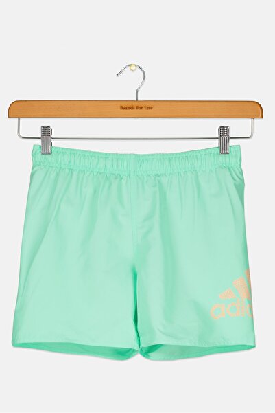 adidas شورت سباحة بشعار العلامة التجارية للأولاد، لون أخضر نعناعي فاتح