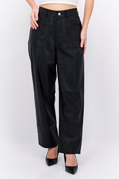 Levi's بنطلون نسائي سادة بقصّة عادية، أسود