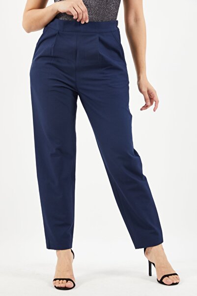 Lacoste بنطلون نسائي مطاطي سادة بقصّة عادية، أزرق داكن