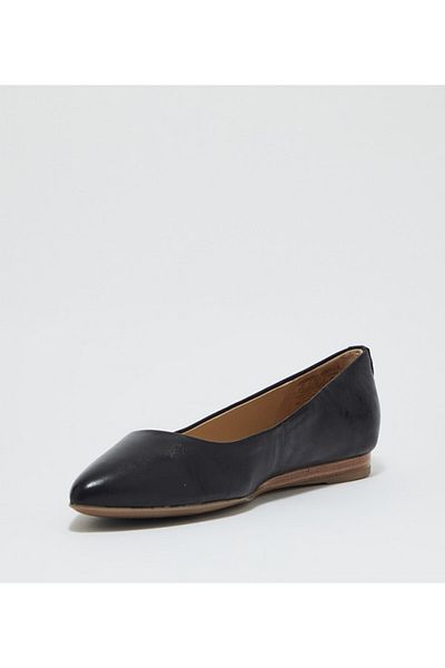 Nine West Ferdi 9x9 Pointy Toe Flats