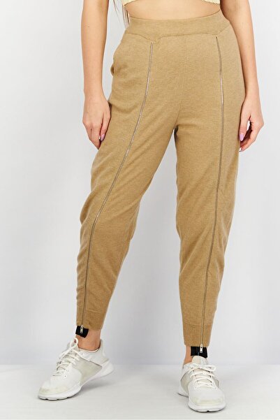 Stella McCartney بنطلون نسائي عادي بقصّة عادية، لون رملي