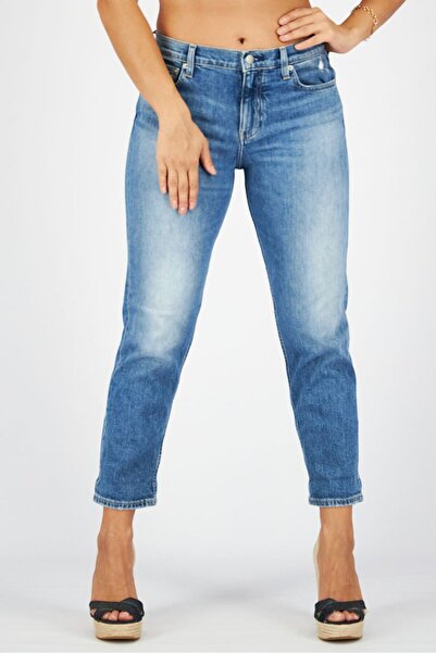 Calvin Klein Jeans بنطلون جينز نسائي بقصة عادية وخصر متوسط، لون أزرق دينم