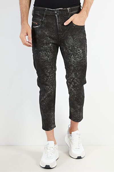 Diesel Men Boyfriend Fit Textured Non Stretchable Denim Jeans, Black