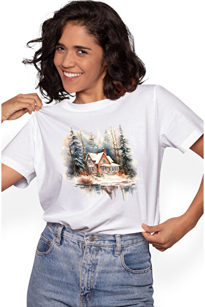 StoryGift Romania Tricou Femei cu o casa in padure, ilustratie, lac in fata c...