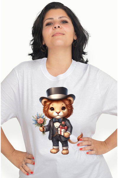 StoryGift Romania Tricou Femei cu un leu la costum, ilustratie, buchet cu flo...