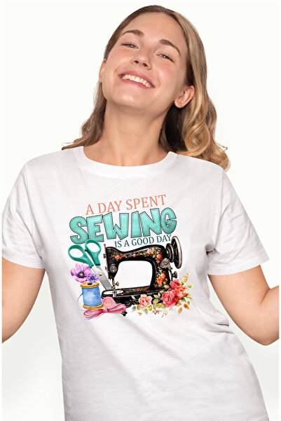 StoryGift Romania Tricou Femei cu mesajul "A day spent sewing is a good day",...