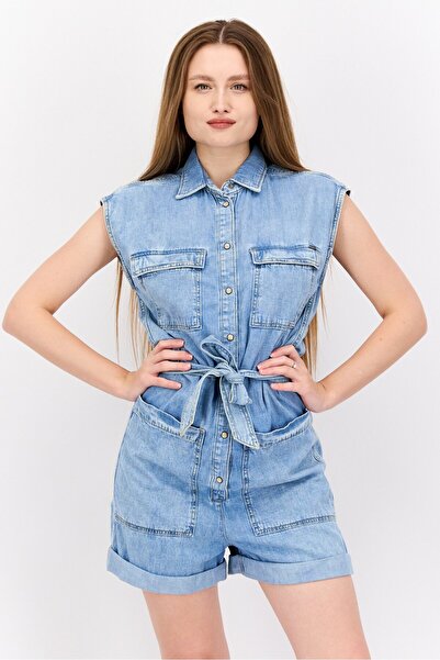 Pepe Jeans بدلة لعب نسائية مغسولة بدون أكمام وحزام، باللون الأزرق المغسول