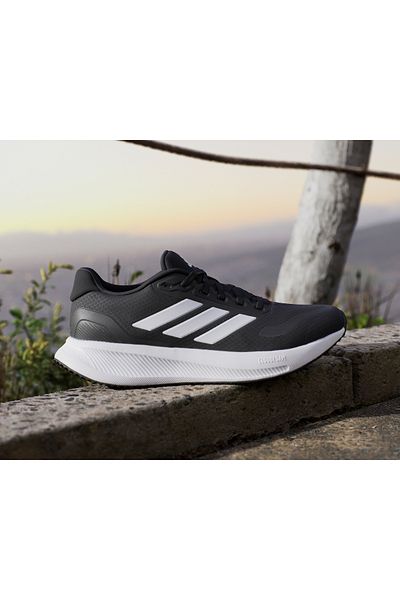 adidas حذاء Runfalcon 5 الرياضي اليومي باللون الأسود