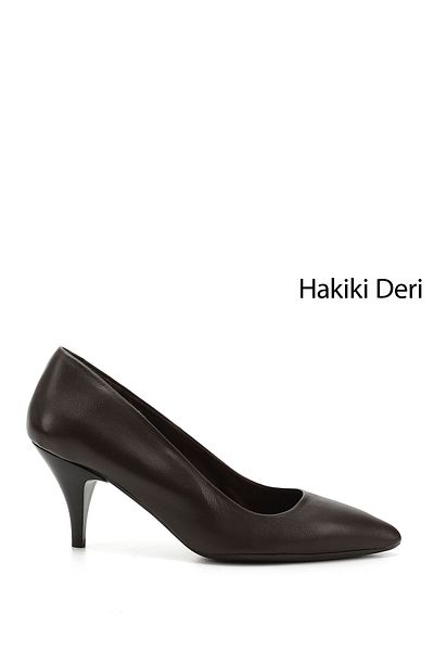 GÖNDERİ(R) Damen-Stiletto-Absatz in Braun mit spitzer Zehenpartie und mittelhohem, dünnem Absatz