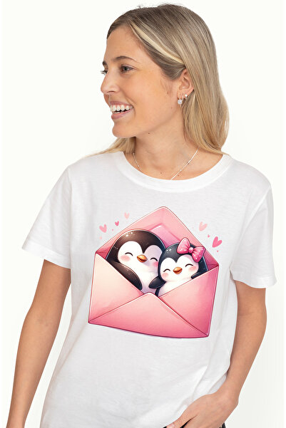 StoryGift Romania Tricou Femei cu 2 pinguini care stau intr-un plic, ilustratie, funda, apropiere, WHT_S