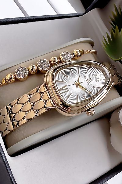Homies Women's Watch with Special Boxed Chain 3 Atm Waterproof Gold Color Steel Band + Bracelet Hmb3001C1