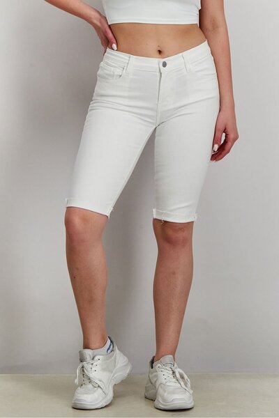 J BRAND شورت جينز سادة للنساء، أبيض