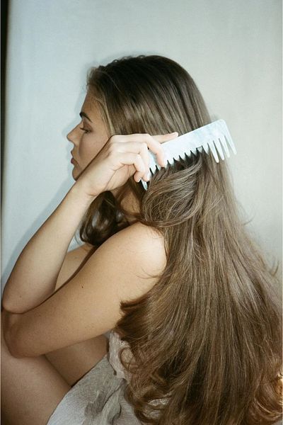 Roberta Lorenz Blue Pearlescent Wide Tooth Comb I Soft and Stylish Touch on Hair