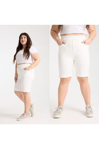 SERRAXXL شورت من القماش المودال مقاس كبير بقصة مريحة مع تفاصيل فتحة