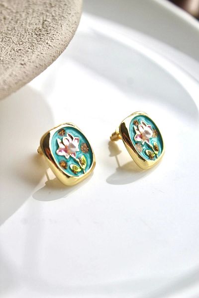 Leo'Stone Pearl Square Pink Lotus Flower Motif Embossed Landscape Design Women's Steel Earrings