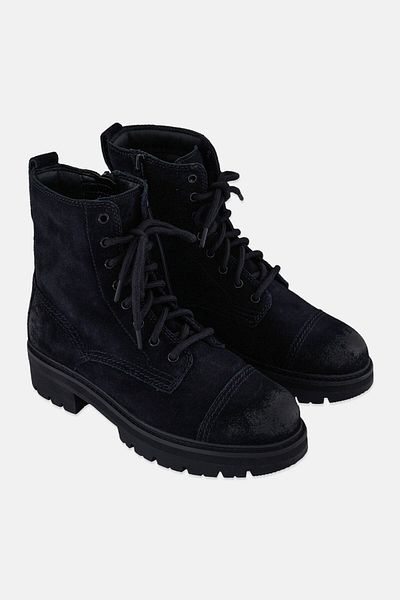 CLARKS Women Standard Orianna Cap Lace Up Ankle Boots, Black