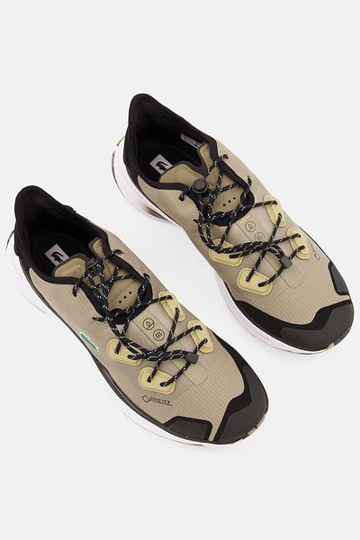 Lacoste Men Runspinultragtx Lace Up Casual Shoes, Black/Khaki Combo