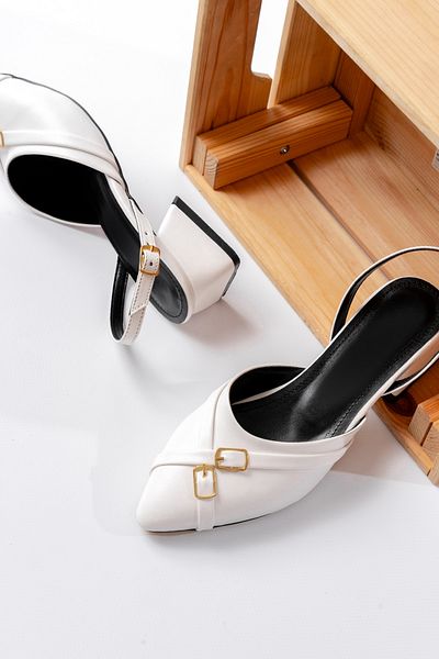 DİVOLYA Gabriel White Cross Buckle (4 cm Heeled) Pointed Toe Ballerina Shoes