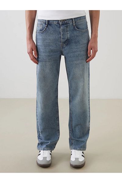 LC Waikiki بنطال جينز LCW Jeans Indigo 700 بقصة مستقيمة للرجال