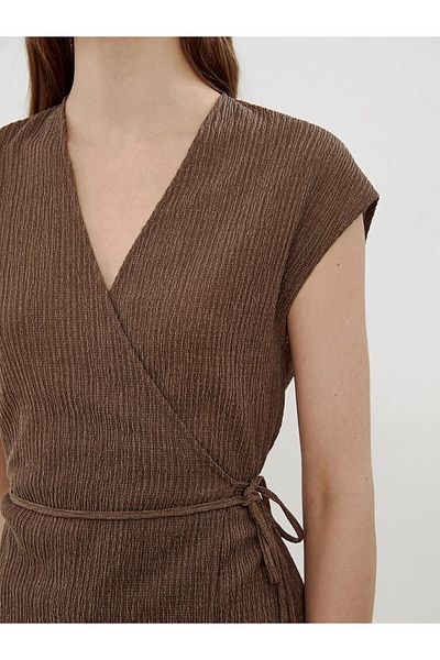 LC Waikiki Μπλούζα με διπλό γιακά με υφή