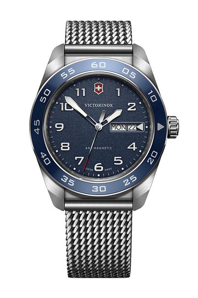Victorinox Mens Watch 242042, Quartz, 42mm, 10atm