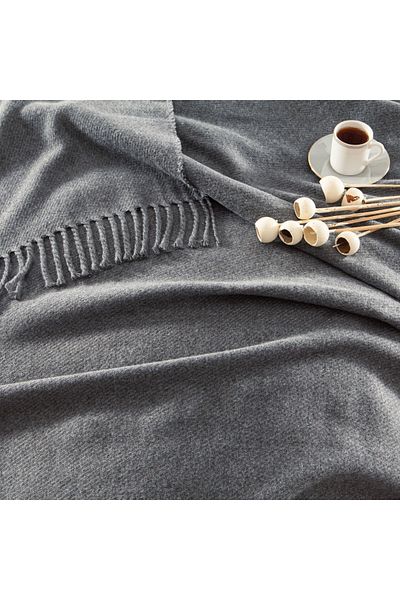 Linens Gray Acrylic Throw / Tv Ensemble
