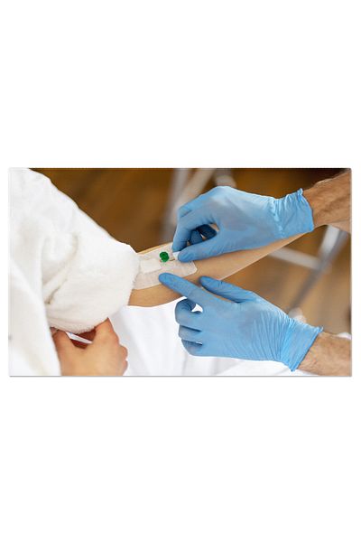 StoryGift Romania Tablou Canvas Asistenta Medicala Introduce Cateter Pacientei Ingrijire Medicala, Injectare, Cli