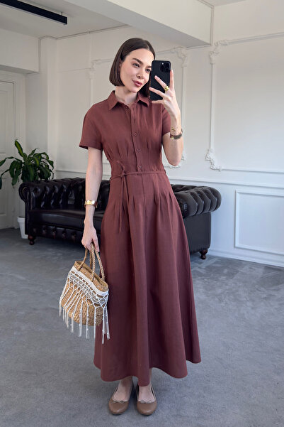 MAGARDE فستان من الكتان بسلسلة خاصة من Magarde بخصر مطوي - TILE