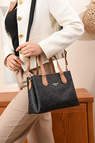 Cacharel Shoulder Bag - Black - Plain