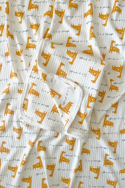 COOLMINIES Double Layer Giraffe Pattern Cotton Report Piping Newborn Baby Blanket Baby Swaddle 80*90cm