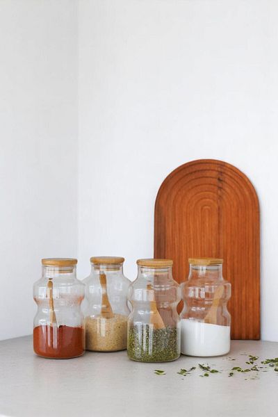 Mirilliahome Set of 4 Glass Spice Shakers with Spoons – Jar Set with Bamboo Lids