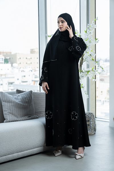 LAVİNİA عبايه نسائيه من لافينيا تطريز اسفل قماش ملكي