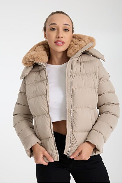 G-FOX Women's Short Upright Plush Collar Detachable Hood Padded Water Repellent down Coat 8507