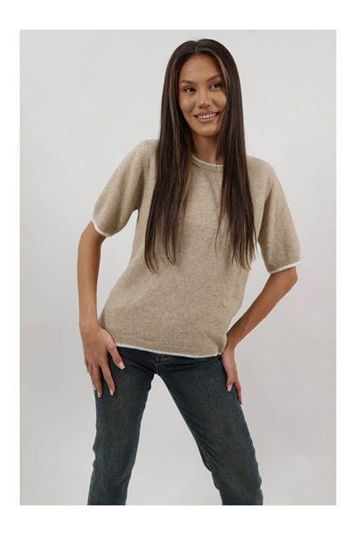 Lamiar FINE KNIT T-SHIRT SWEATER WITH SHORT SLEEVE AND STRAIGHT WAIST Camel