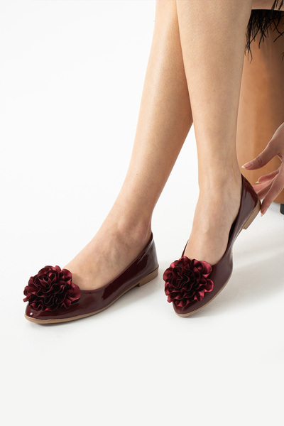 FEMME FATALE Babet cu detalii de trandafir de crin