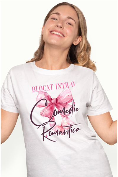 StoryGift Romania Tricou Femei Funda Roz Blocat Intr-o Comedie Romantica Cu I...