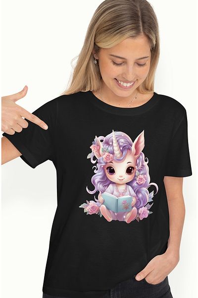 StoryGift Romania Tricou Femei Cu Un Unicorn Care Tine O Carte Deschisa, Ilustratie, Par Lung, Mov Blk_l