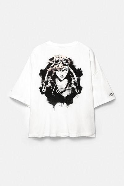 Pull & Bear Arcane T-shirt