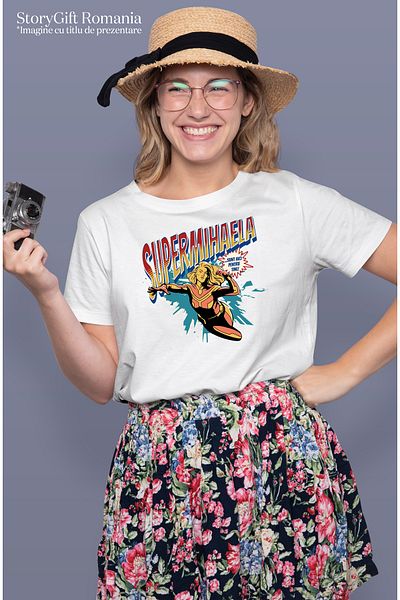 StoryGift Romania Tricou Femei Super Mihaela, Supererou Sunt Aici Pentru Tine, Cu Imprimeu Pe Fat Wht_l