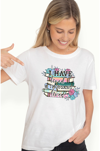 StoryGift Romania Tricou Femei cu un teanc de carti cu mesajul "I have lived ...