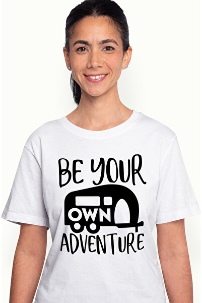StoryGift Romania Tricou Femei cu o rulota si textul in engleza "Be your own ...