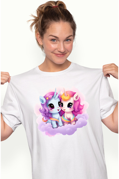 StoryGift Romania Tricou Femei cu 2 unicorni veseli, ilustratie, norisori, fericire, ochi sclipito WHT_L