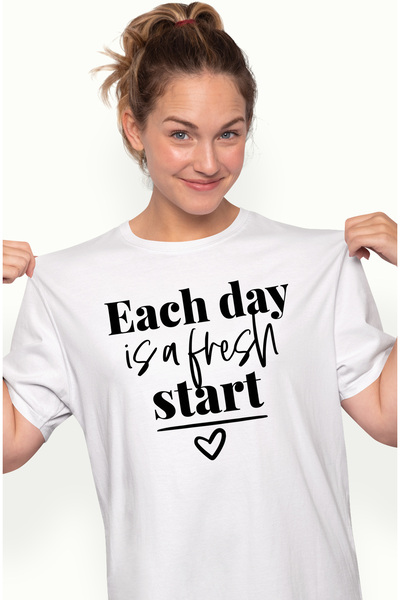 StoryGift Romania Tricou Femei cu inimioara si mesajul "Each day is a fresh s...